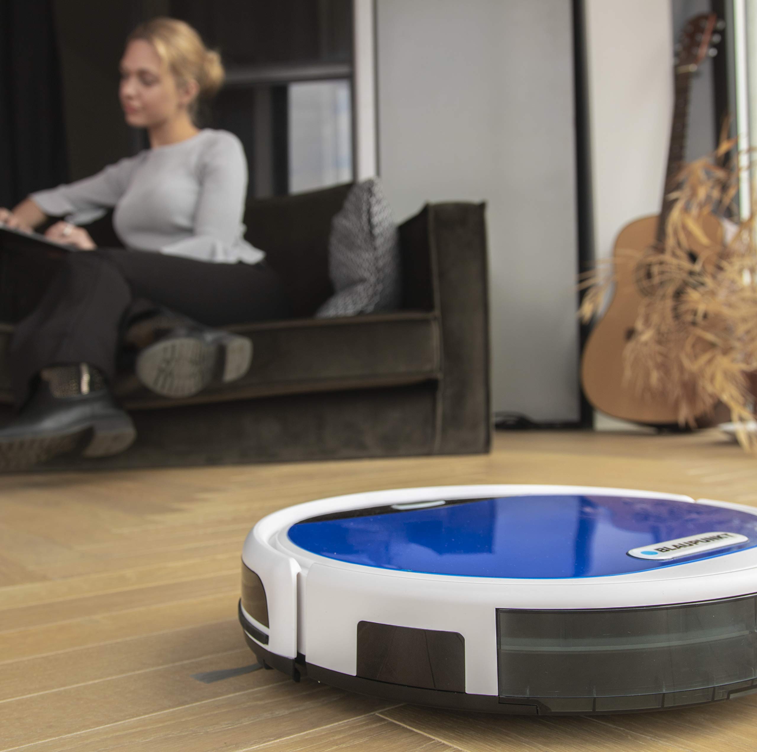 Blaupunkt XEASY Robot Vacuum Cleaner with Alexa Voice control and App control, Smart Home Self-Charging Deep Pile Robot Hoover for Pet Hair, Vacuum Robot Carpet Cleaner with 4 Cleaning modes