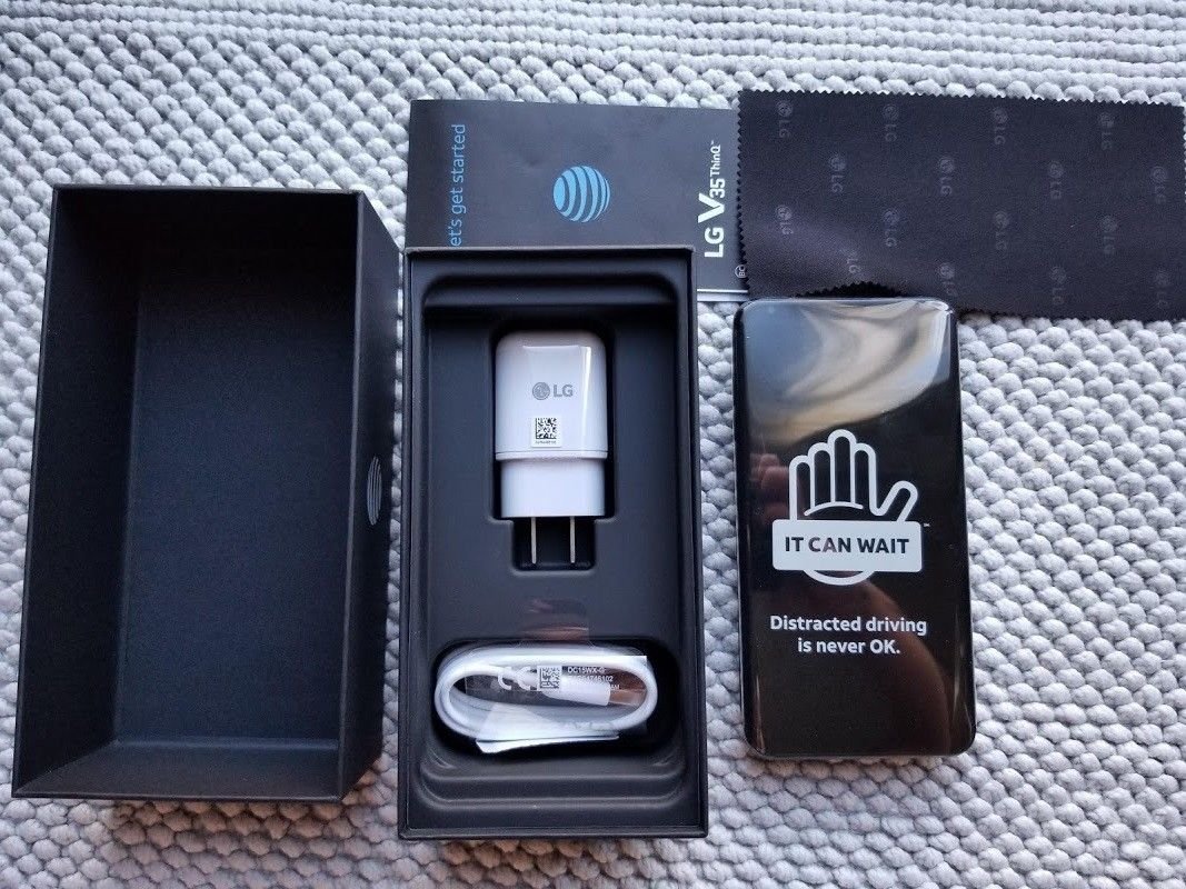 LG V35 ThinQ V35 64GB Unlocked GSM Phone w/ Dual 16MP Camera – Aurora Black