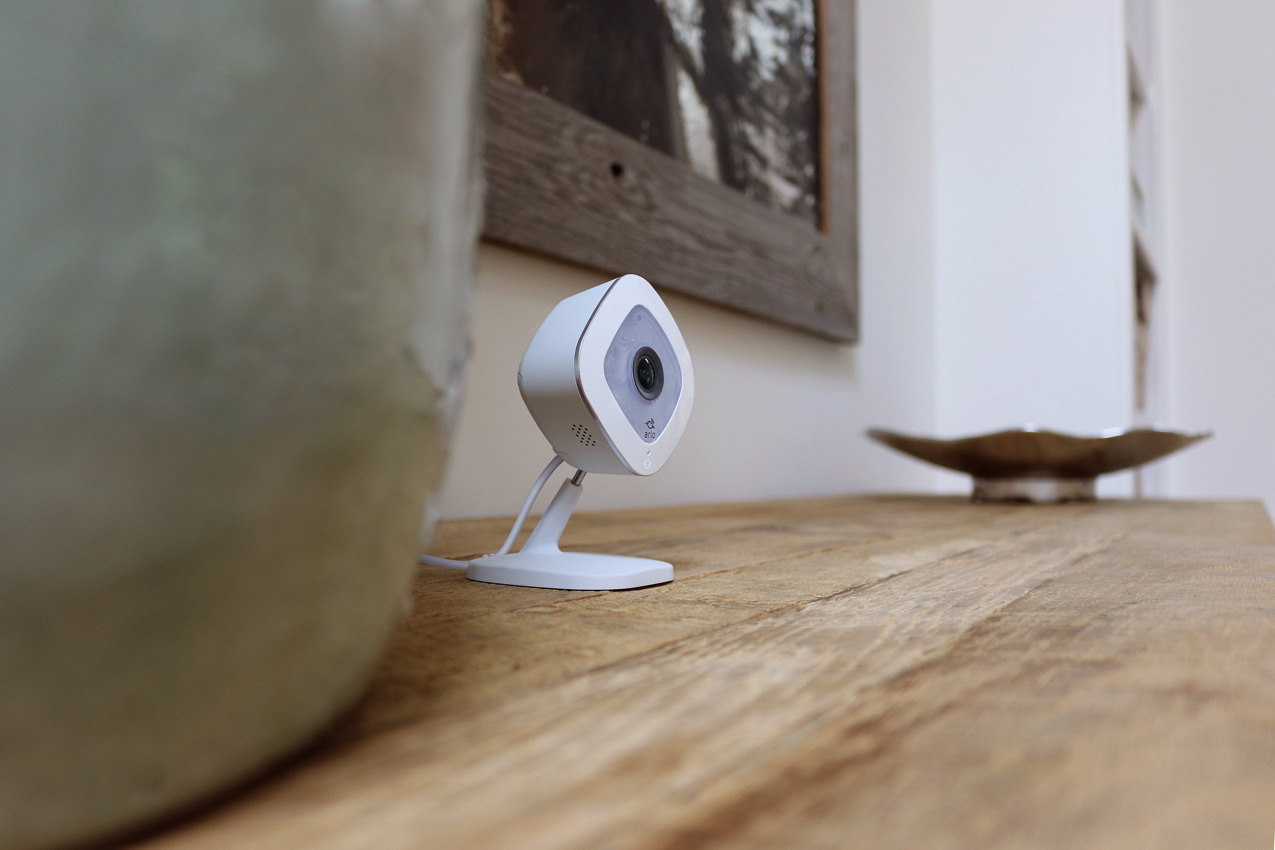 Arlo Q – Wired, 1080p HD Security Camera (3 Pack)| 2-way Audio | Indoor only | Cloud Storage Included | Works with Alexa (VMC3040)
